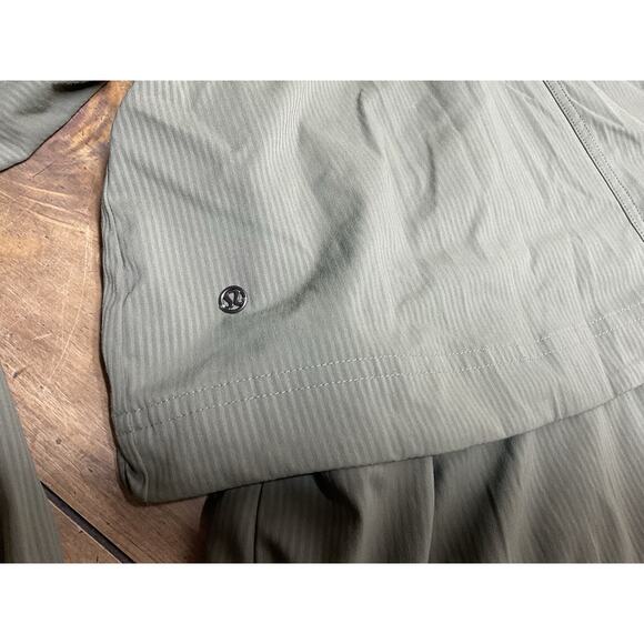 Lululemon Yogi Anorak Jacket Women’s Sz 6/8 Lined Hooded Fatigue Green Full Zip - Picture 10 of 10